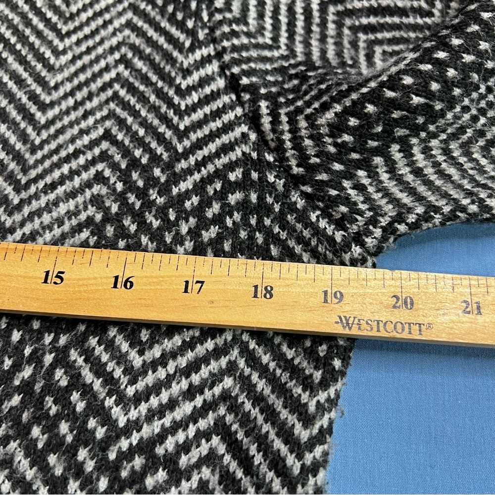 Laura Black & Grey Chevron Knit Long Cardigan with drop in pocket size medium - Picture 7 of 8